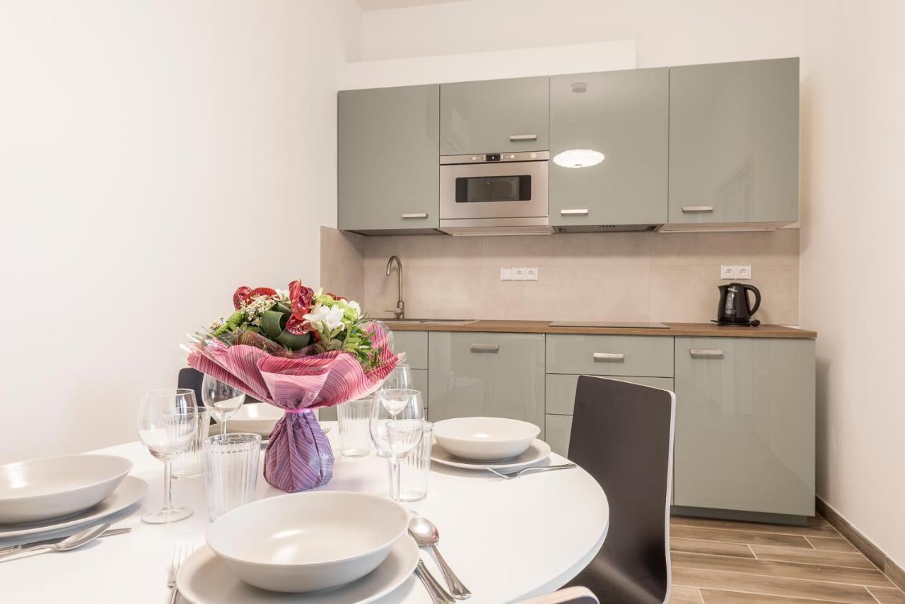 Merkur Apartments ปราก ภายนอก รูปภาพ